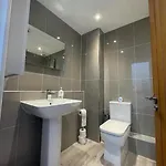 Penthouse Flat In * Scarborough