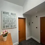 Lejlighed Penthouse Flat In