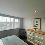 Penthouse Flat In Apartament *