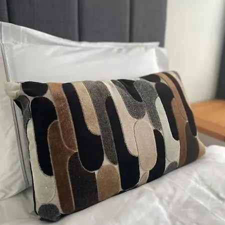 Penthouse Flat In Scarborough