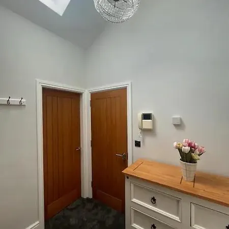 Penthouse Flat In Scarborough