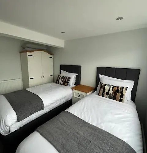 아파트 Penthouse Flat In *