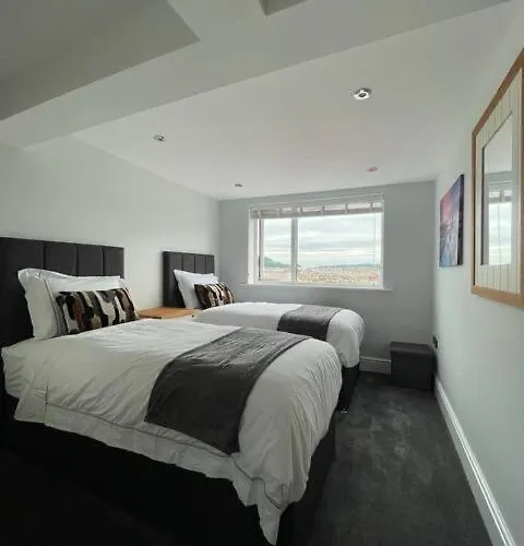 Penthouse Flat In 아파트 *